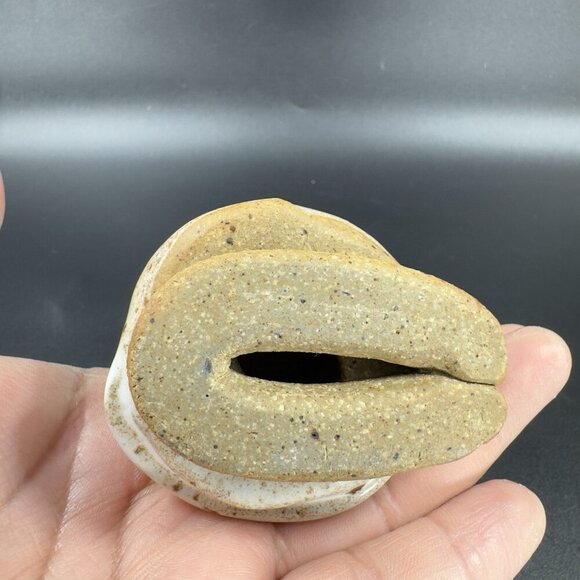 Vintage Hand Made Stoneware Pottery Kitty Cat Cardholder Figurine Speckled Glaze - Picture 10 of 12